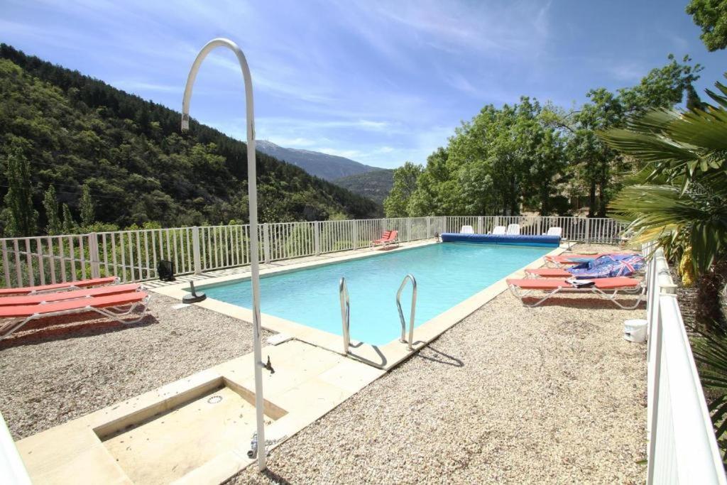 Les Chambres D'Hotes Du Mas Face Au Ventoux Plaisians Exterior foto